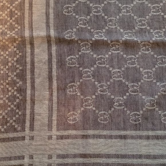 Gucci Silk GG monogram and diamante fringe shawl/scarf - Picture 5 of 7